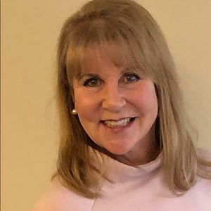 Meet your Posher, Maura